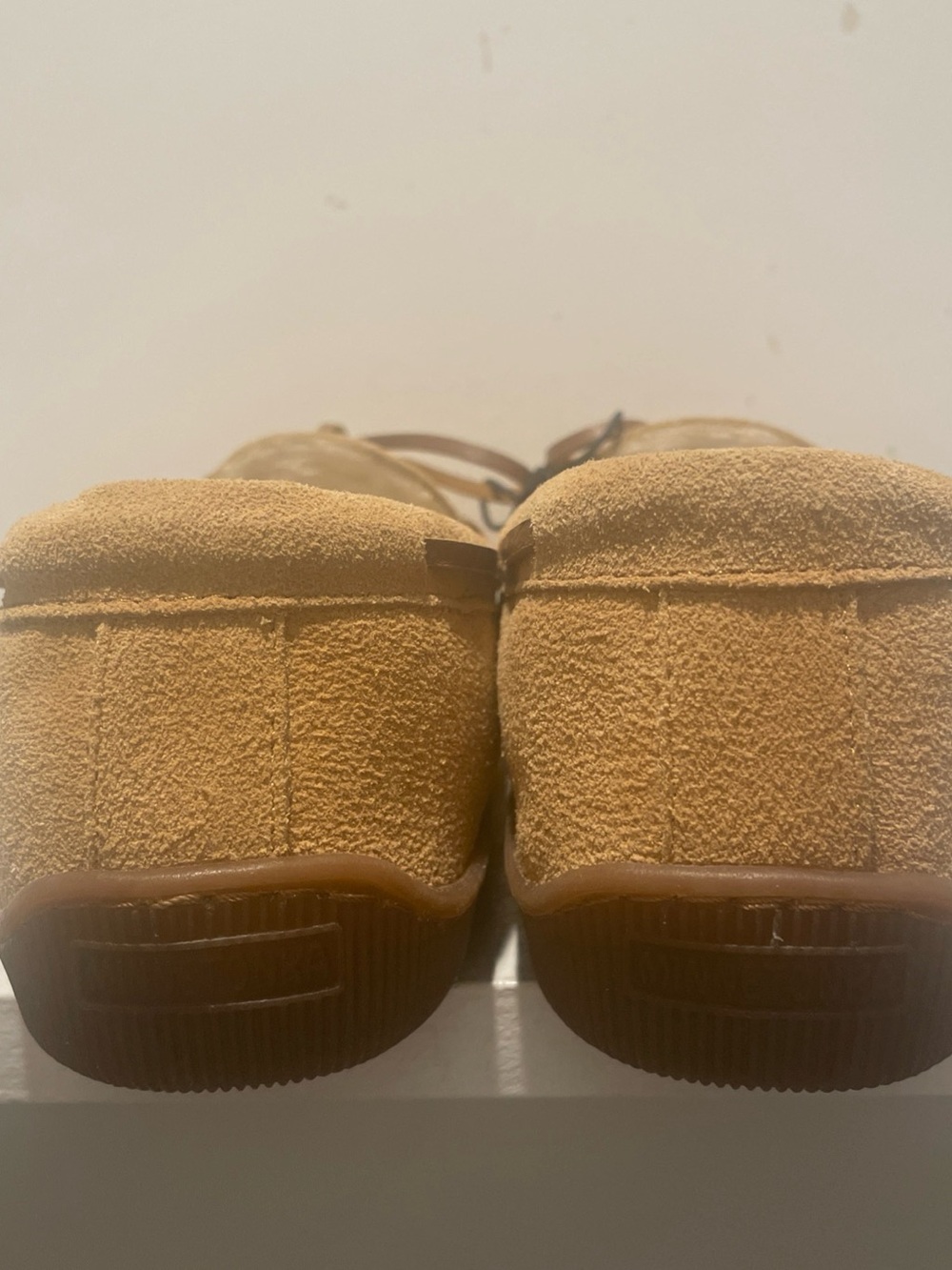 NWOT Minnetonka Women’s 11 Tan Suede Moccasin Slipper - Picture 5 of 10